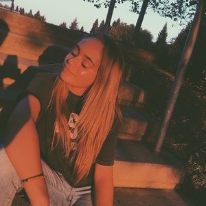 Meet your Posher, Isabelle